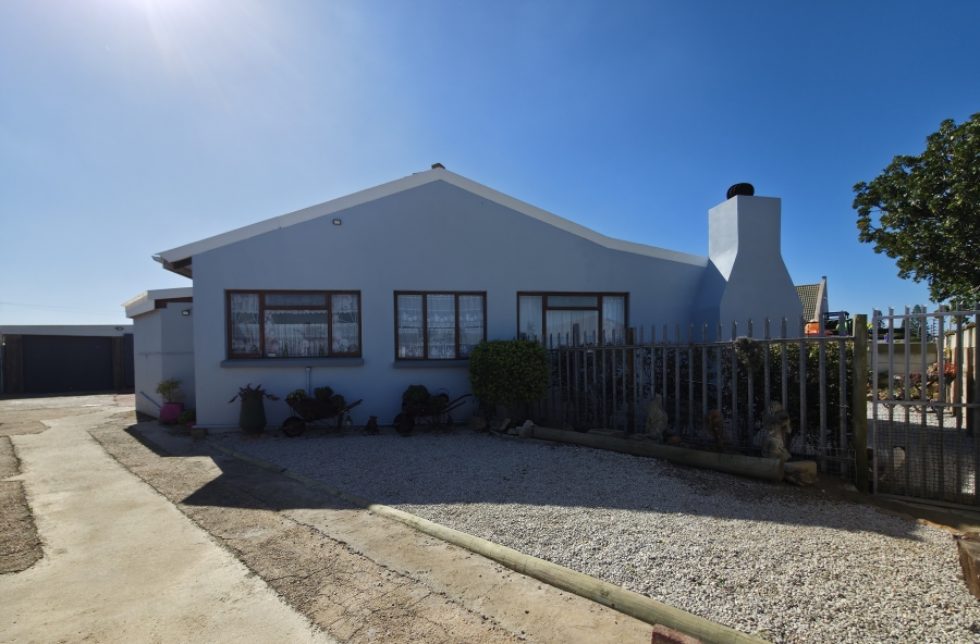 3 Bedroom Property for Sale in Wavecrest Eastern Cape